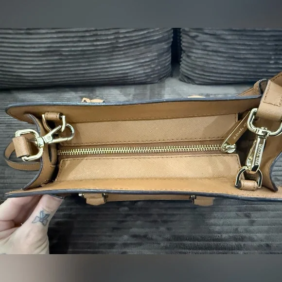 Michael Kors Purse - Picture 7 of 10